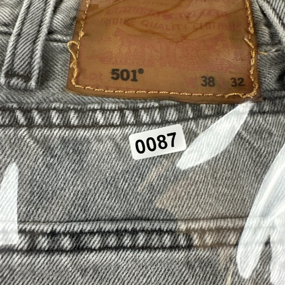 Levi's 501 Original Fit Jeans Men's 38x32 Grey Wash Button Fly